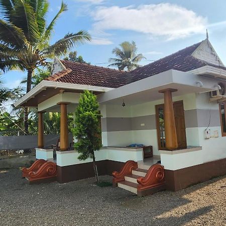 Punerjeni Homes アーラップーザ県 エクステリア 写真